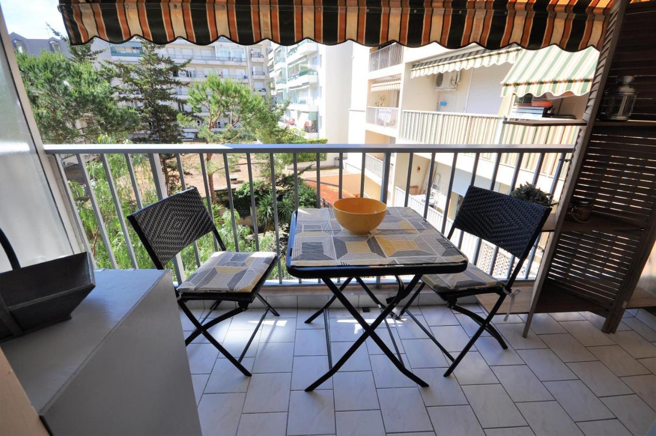 Appartement Des Fleurs Nisa Exterior foto