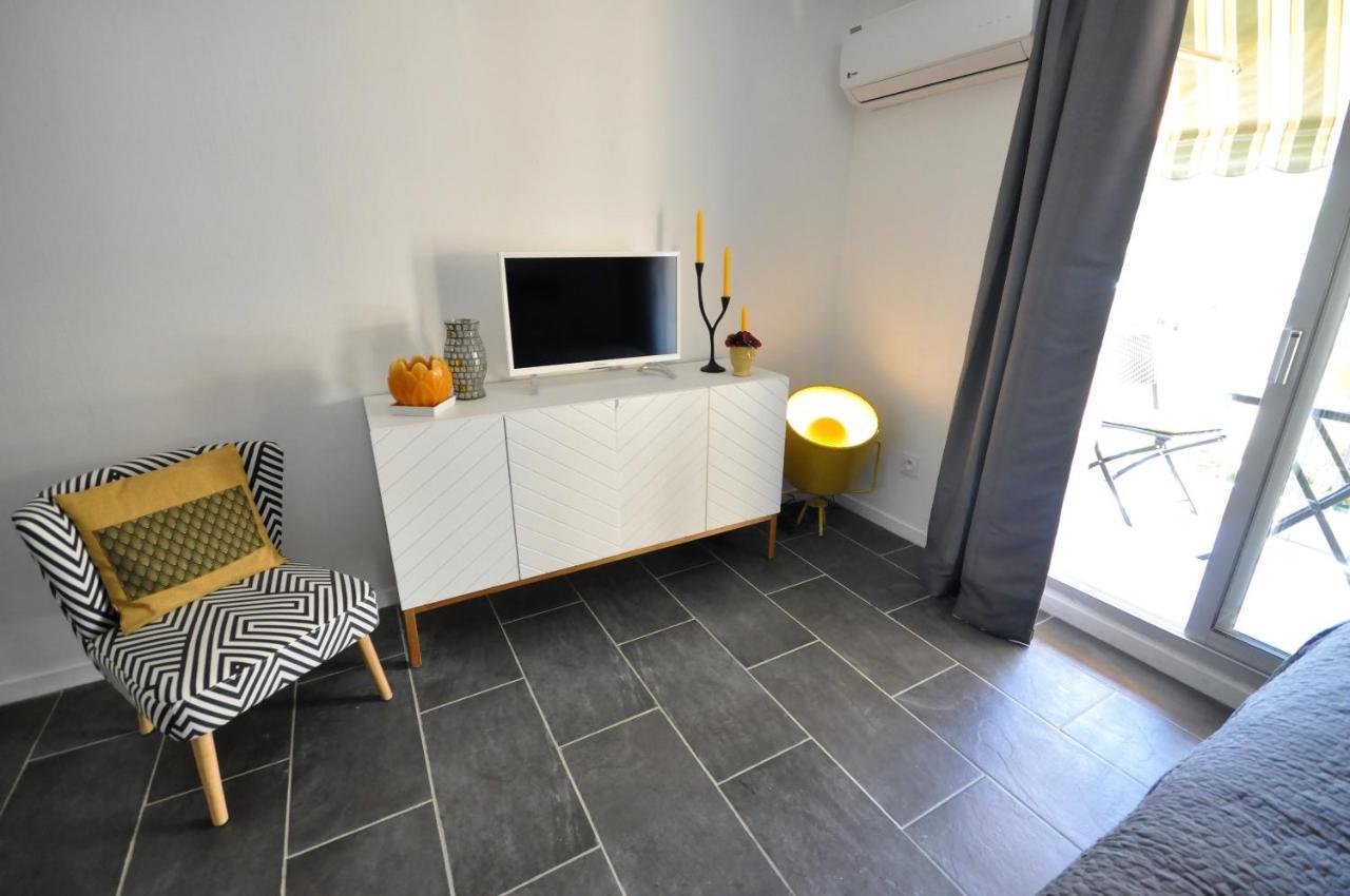 Appartement Des Fleurs Nisa Exterior foto